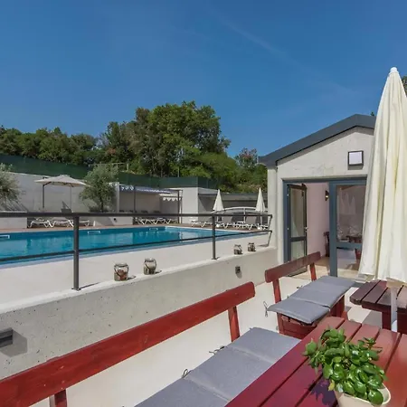Apartment In Mit Terrasse Und Garten *